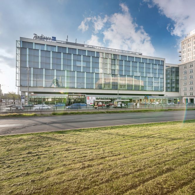 Außenansicht des Tagungshotels Radisson Blu Hotel Leipzig – präsentiert vom Leipzig Convention Bureau