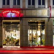 Eingang des Tagungshotels Vienna House Easy by Wyndham Leipzig für Tagung & Konferenz Leipzig Convention