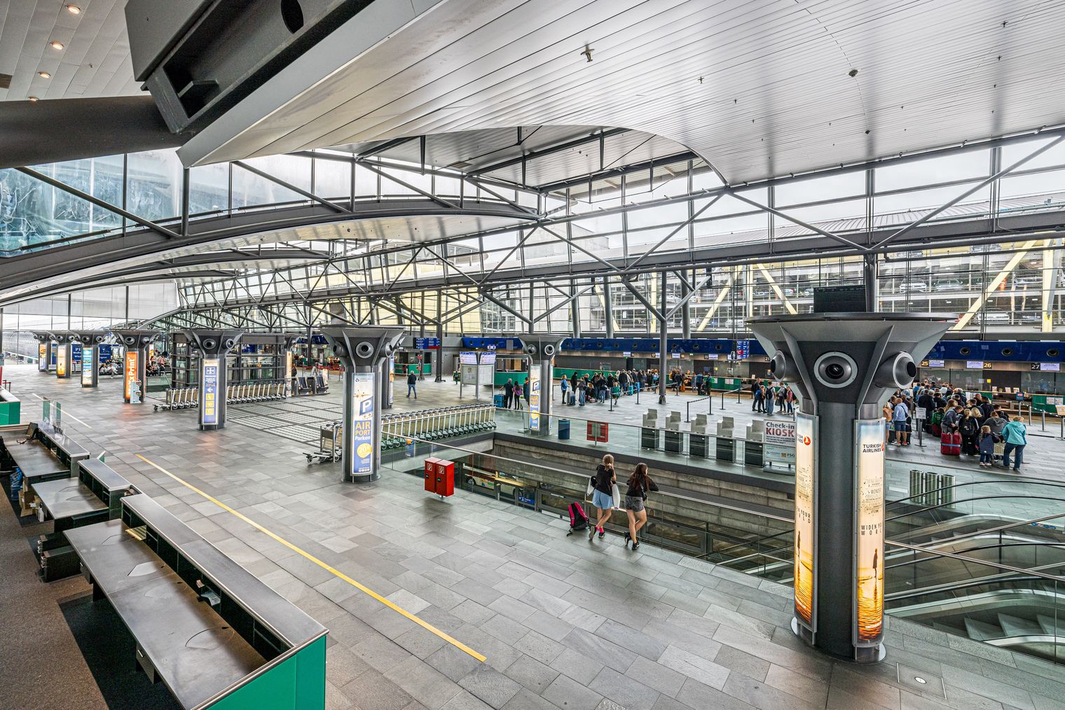 Mobilitätspartner Flughafen Leipzig/Halle mit zentralem Check-In Bereich für Tagung & Konferenz Leipzig Convention