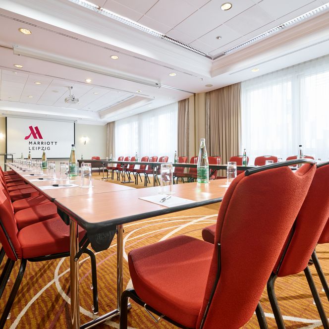 Tagungsraum Colorado in U-Bestuhlung im Tagungshotel Leipzig Marriott Hotel – präsentiert vom Leipzig Convention Bureaul